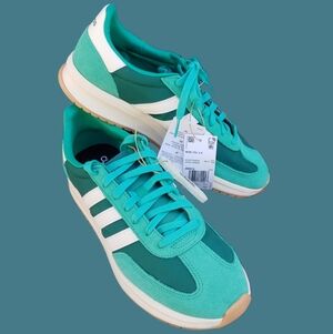 Mens Adidas Retro Shoes for Sale up to 90% Off: Poshmark